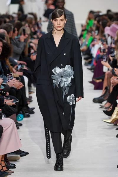 Look 60
